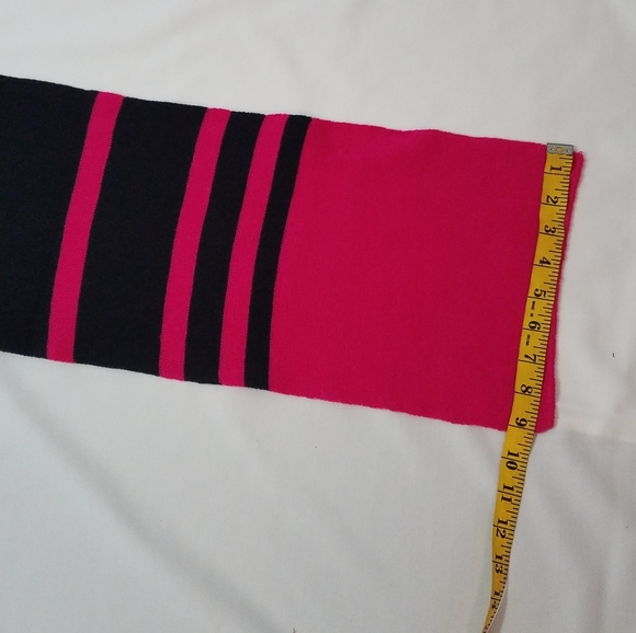 Beautiful comfortable scarf! - Picture 3 of 7